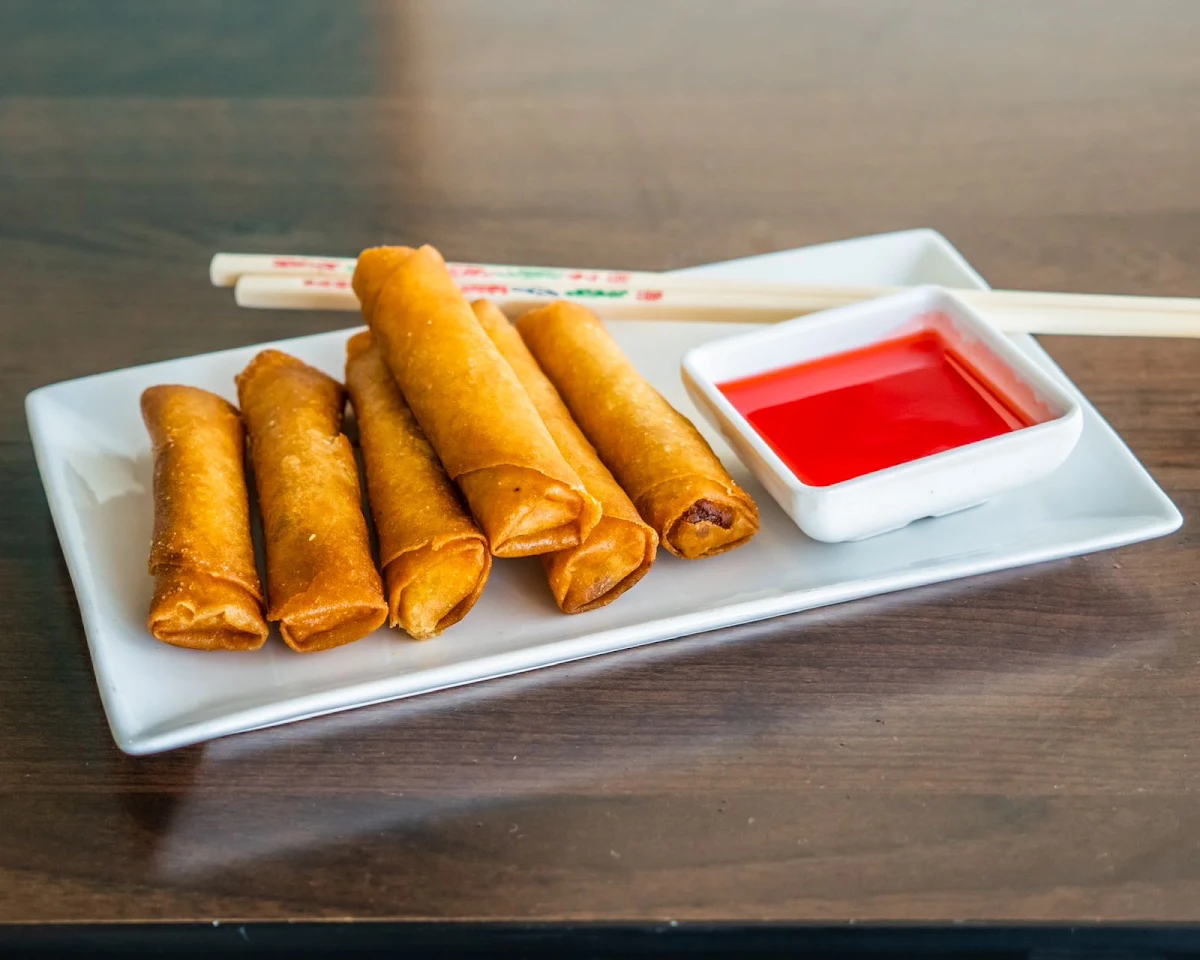 mini spring rolls 6 肉春卷, Golden Lotus Chinese Restaurant